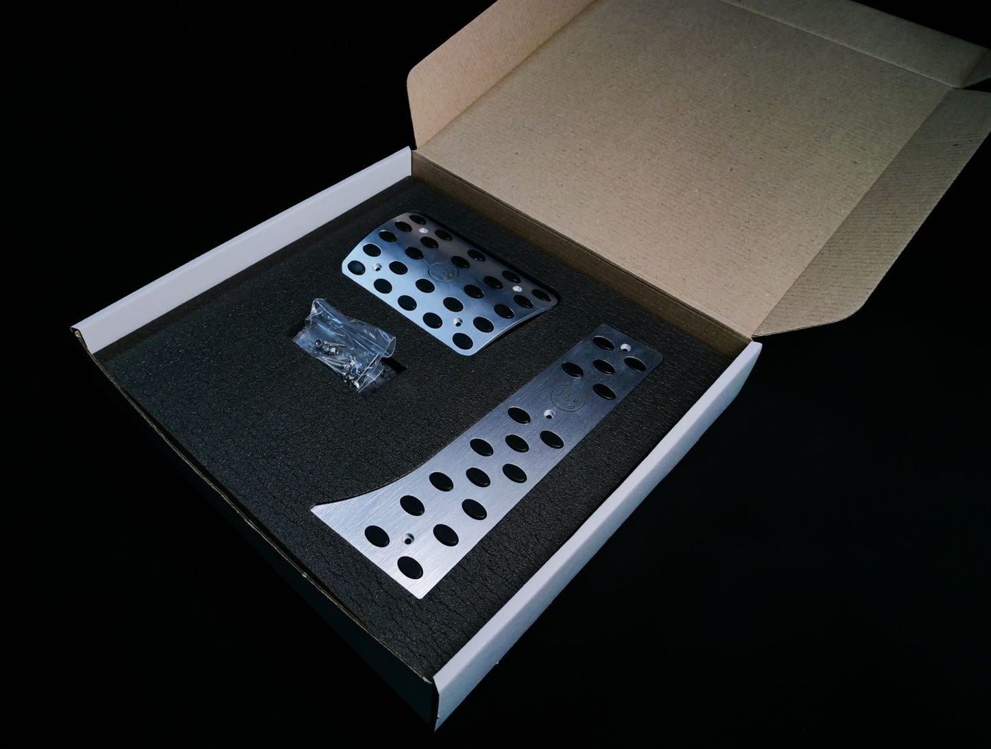Aluminum GREY Brabus Pads Pedal Kit for Mercedes-Benz W463A W464 G-Class from Tuning Shop, featuring durable aluminum alloy and rubber construction.