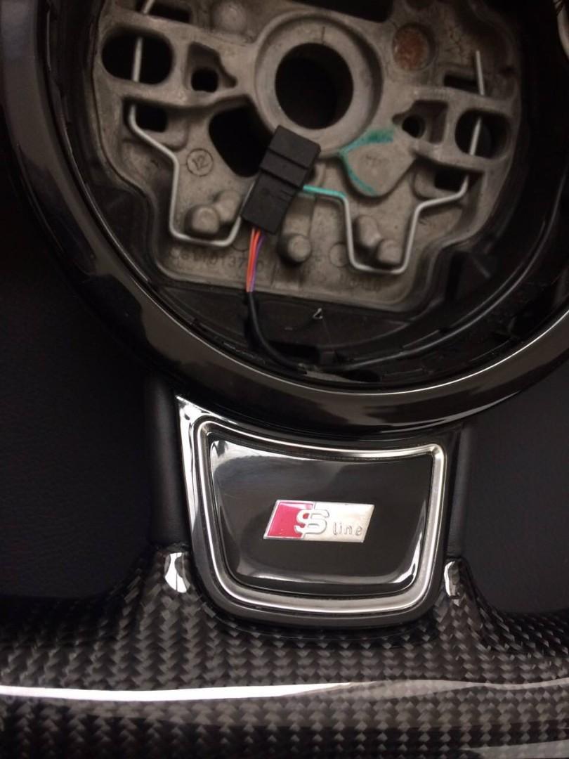 OEM remanufactured Audi RS6 RS4 RS5 RS7 SQ5 S4 S5 steering wheel with carbon fiber and perforated black leather from Tuning Shop.