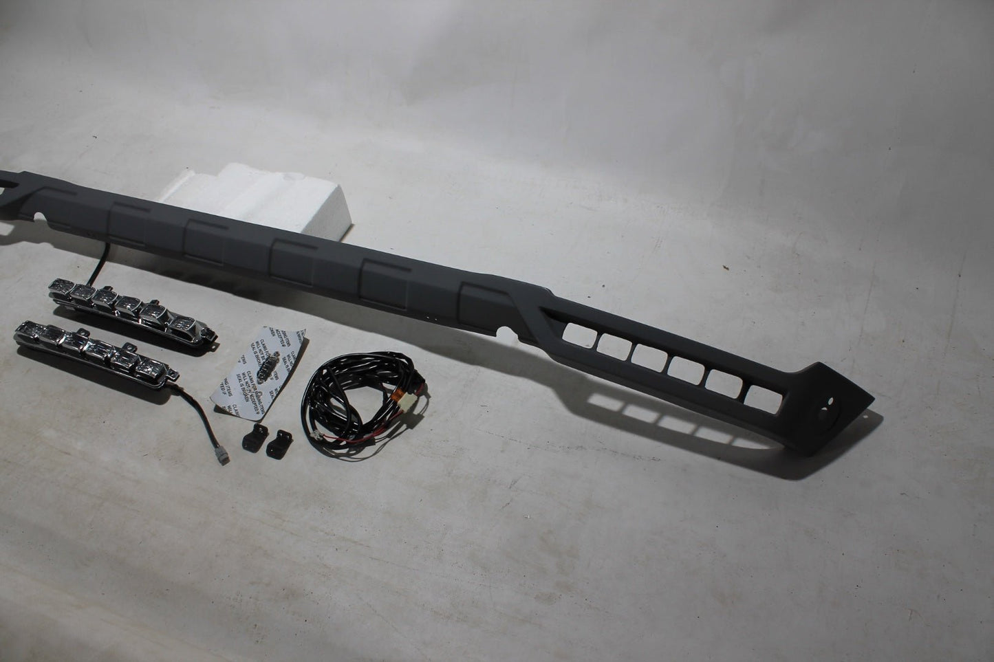 Brabus Fiberglass Front Bumper Diffuser with LED Lights for Mercedes-Benz G-Wagon W463 G63