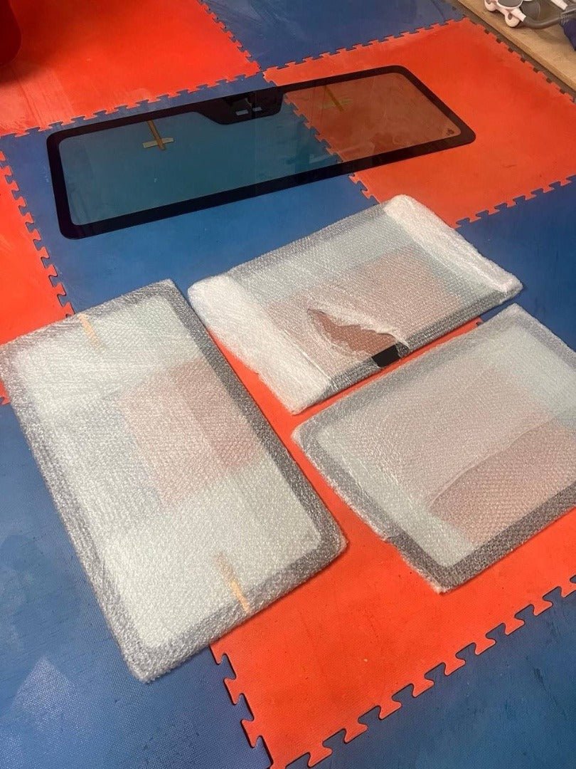 Window glass set in W463A style (windshield, trunk and rear side) for Mercedes-Benz G-Wagon W463