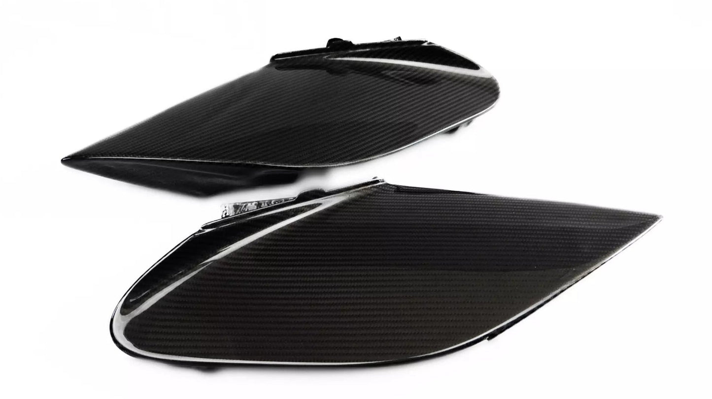 Carbon side vents for Ferrari 488 GTB 2015-2017, made from genuine carbon fiber with a high-gloss UV-resistant coating.