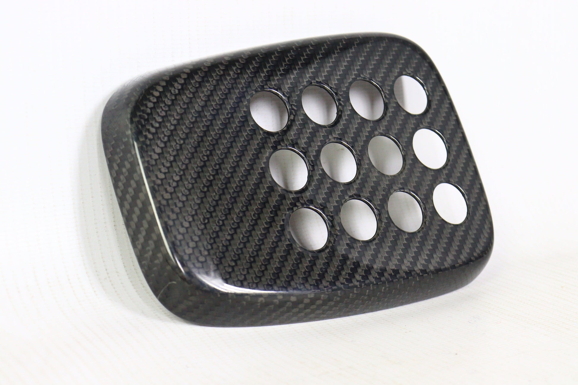 Stop signal cover for Ferrari 488 GTB 2015-2017, made from genuine carbon fiber with high-gloss UV protective varnish.