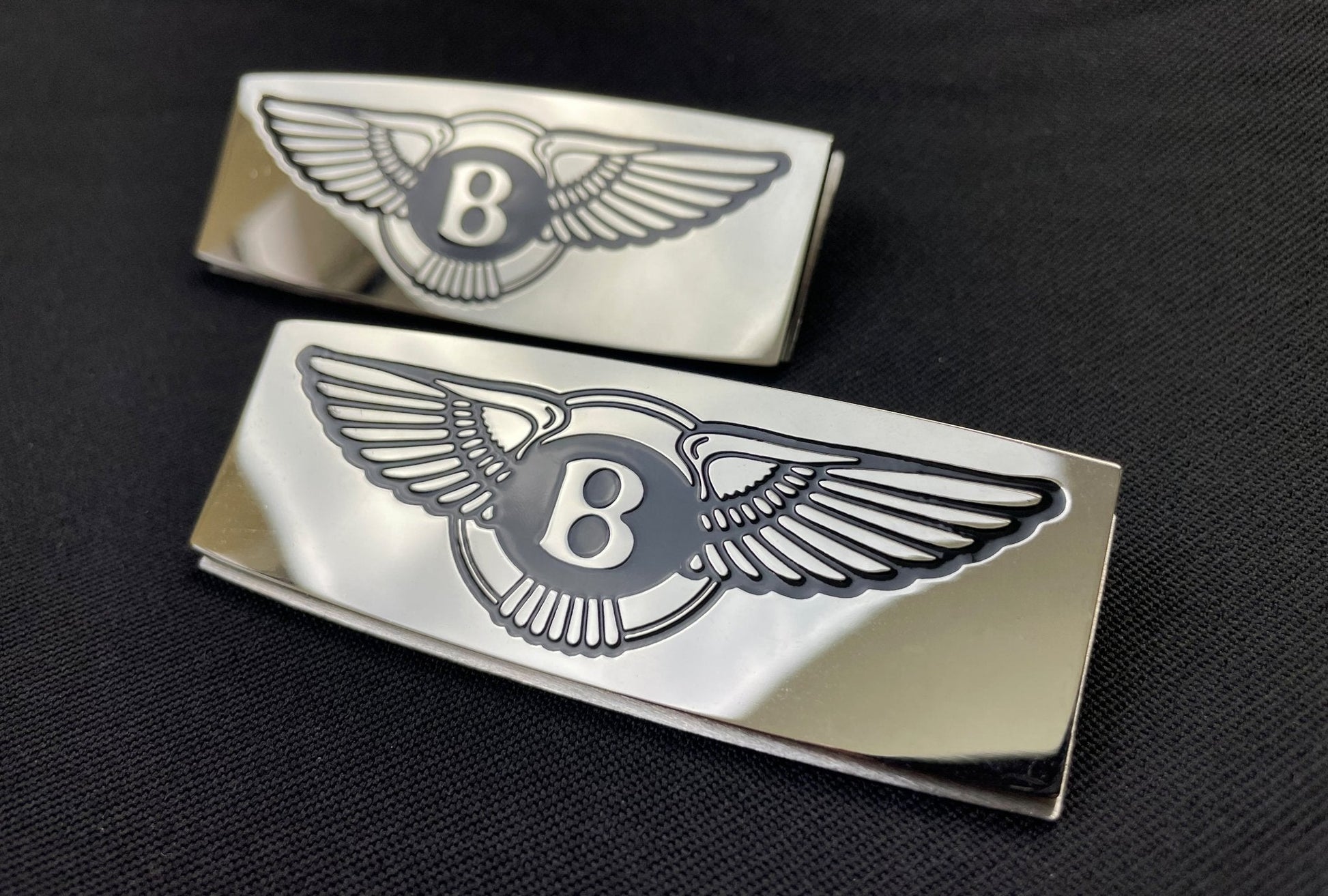 Metal chrome glossy floor mats badges emblems for any Bentley model, 2 pcs set from Tuning Shop, made of stainless steel with a high-quality detailed finish.