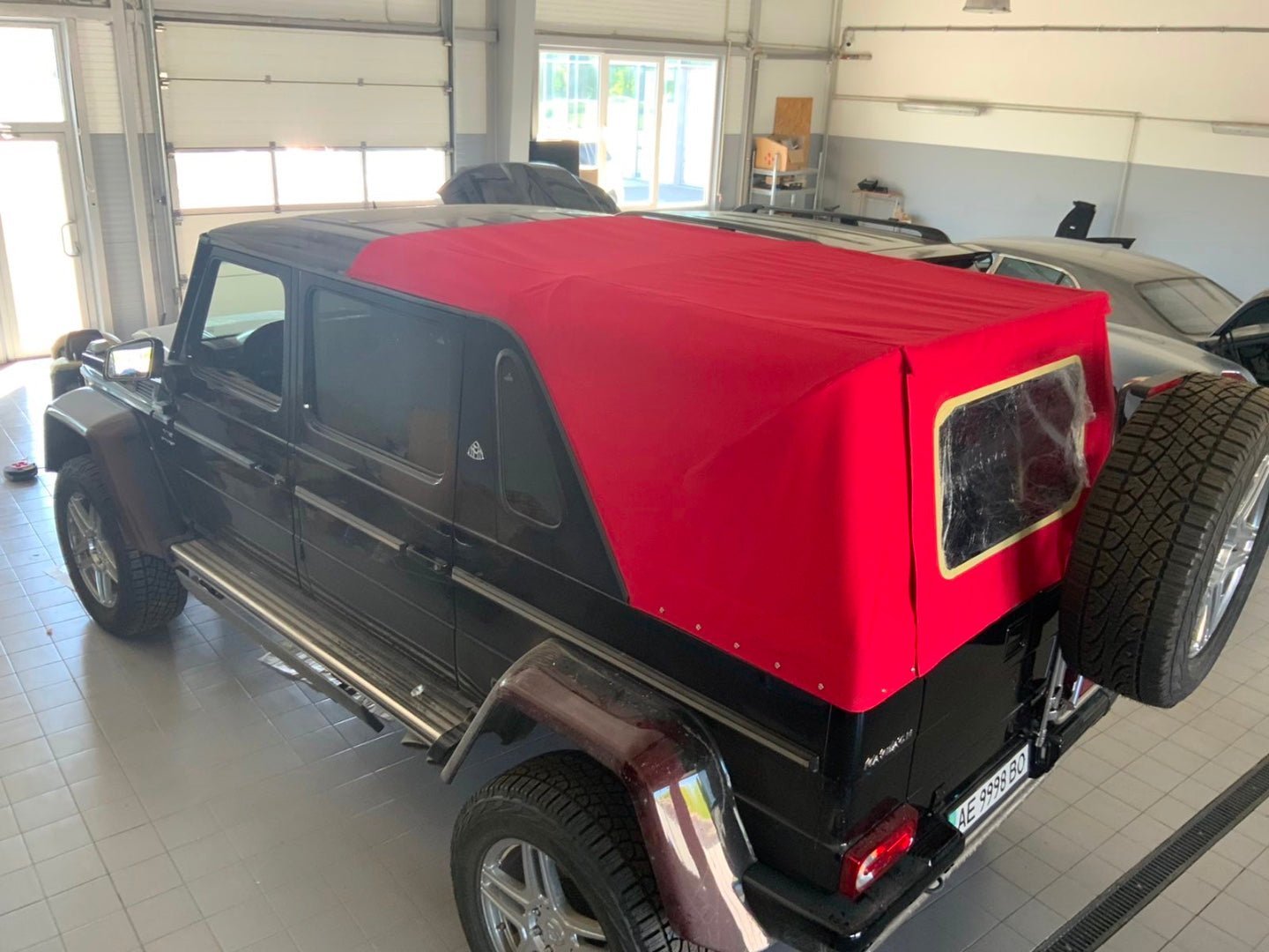 Mechanical folding roof for Landaulet Maybach Mercedes W463 4 door